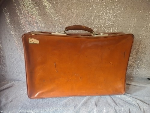 Vintage tan suitcase - tan,