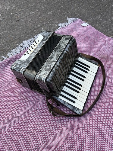 Hohner student piano - student, ii