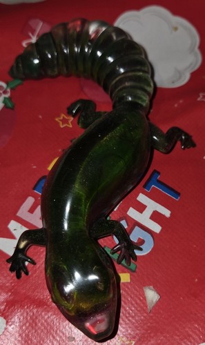 Green gecko lizard - green, wall
