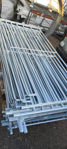 Sheep hurdles 6ft - 6ft, fully