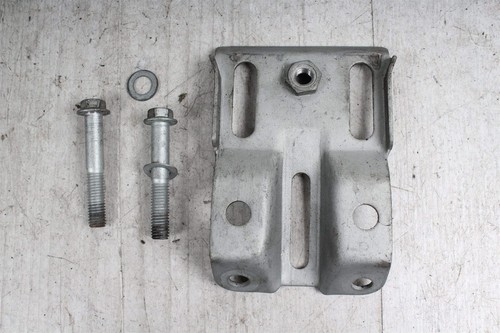 Tank holder mounting tank