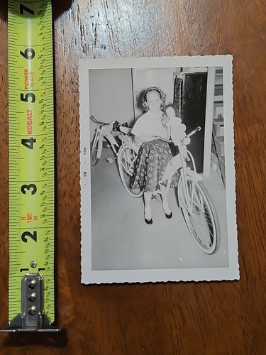 Rare old vintage photo - old, young