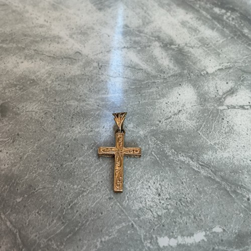 9ct gold cross 375 - cross, solid