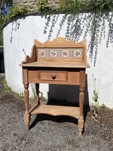 Old rustic pine wash stand - old,