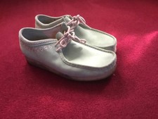 Clarks Wallabee Shoes Light