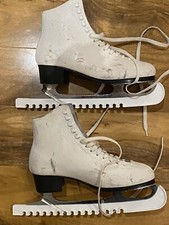 Belati & John Wilson Figure