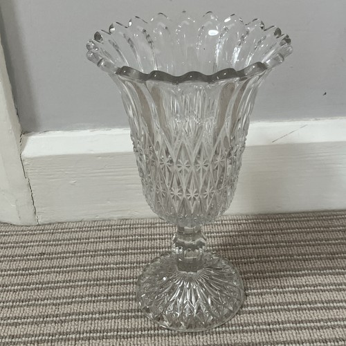 Clear cut glass - clear, pedestal