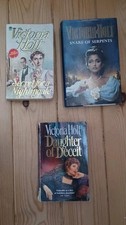 Victoria Holt 3 x Books Used