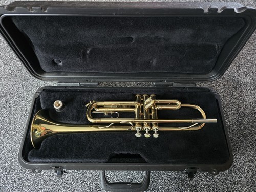 Bundy trumpet with - bundy,