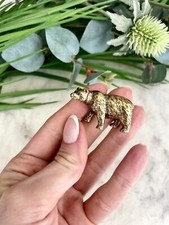 Fine workmanship brown bear