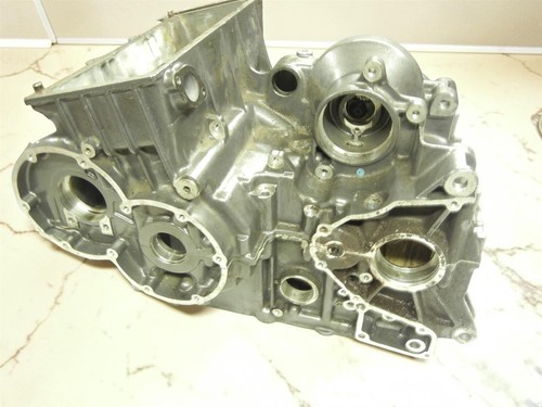 Triumph 900 crankcase halves - 900,