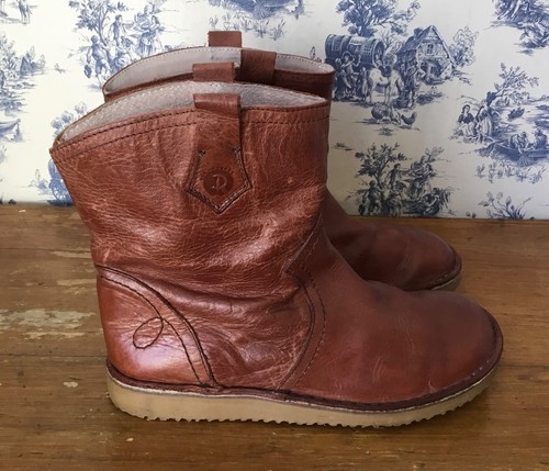 Red dead brown leather - red,