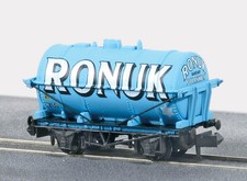 NR-P178 Peco N Gauge Tanker