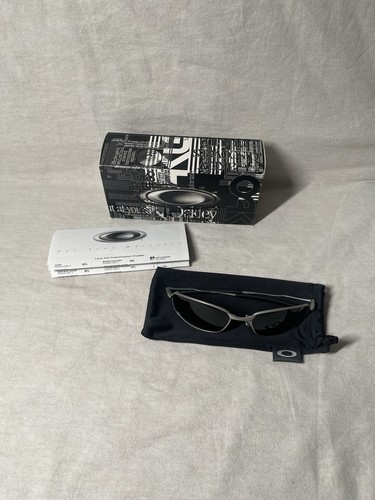 Oakley whisker silver frame - oakley,