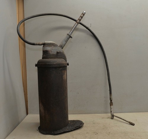 Vintage hand pump balcrank - hand,