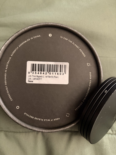 Unit trim magnetic round black - round,