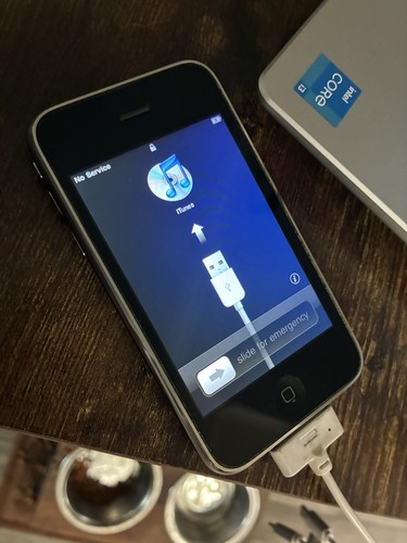 Apple iphone 3gs 8gb black - iphone,