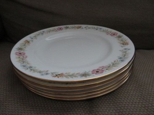 Royal albert bone china - royal,