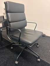 EA219 Eames Black Leather Office Chair By Vitra