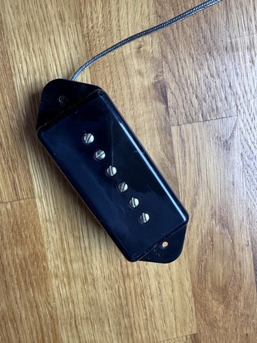 Seymour duncan p90 dog - dog, ear