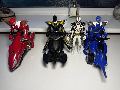 Power rangers dino - rangers, thunder