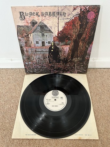 Black sabbath t debut uk - black, s/t