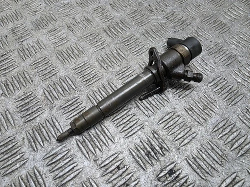 Diesel fuel injector for - for, volvo