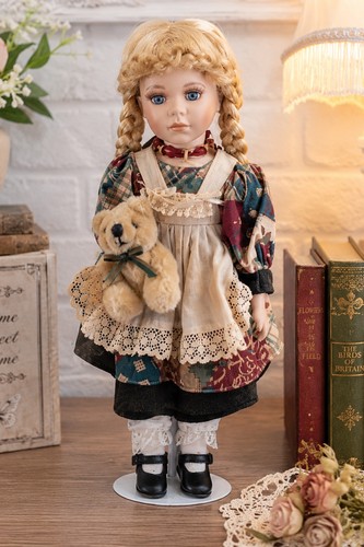Vintage blonde display - display, doll