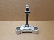 Aprilia SL750 Shiver ABS Bottom lower fork yoke clamp & fittings 2010 - 2016