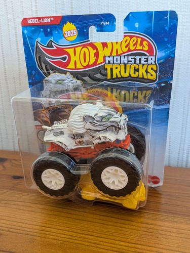 Hot wheels monster trucks - hot,