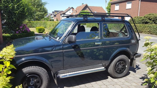 Roof rack with long - , rails
