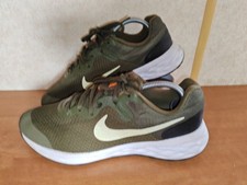 Nike Revolution UK 5.5 GREEN