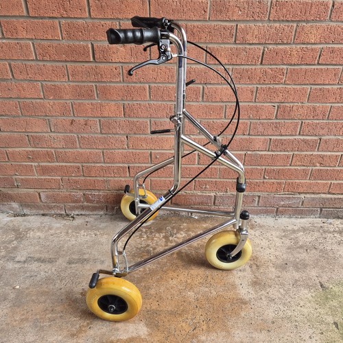 Invacare wheel tri walker - 3,