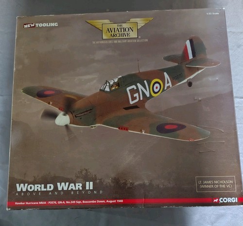 Corgi aa35501 hawker hurricane - corgi,