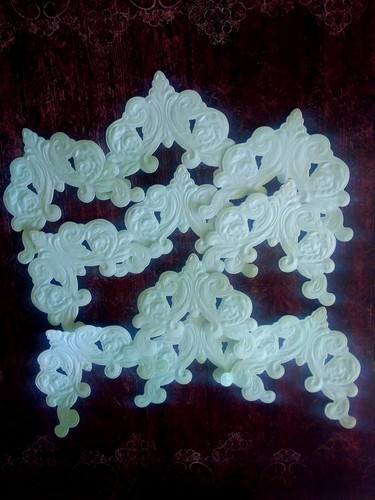Die cut embossed corner - embossed,