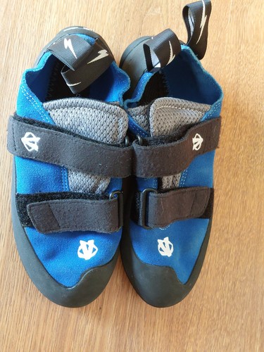 Evolv climbing shoes - uk, 4/eu
