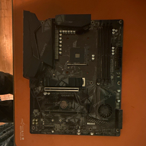 Gigabyte x570 gaming - gigabyte,