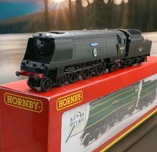 Hornby R2221 Tangmere BR Green