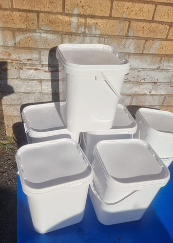 20kg buckets water - x,