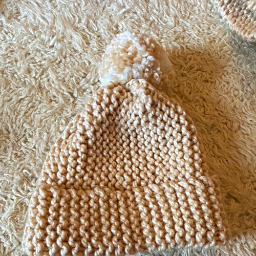 Woman wool knit bobble - wool,