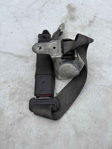 Toyota seat belt rear right - toyota,