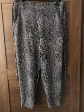 PRIMARK Cropped Trousers