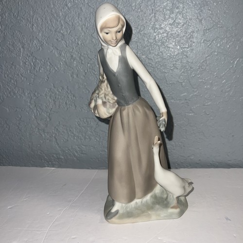Lladro nao porcelain figurine - lladro,
