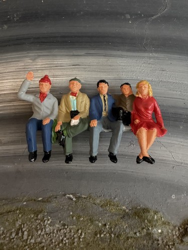Painted seated spectators - spectators,
