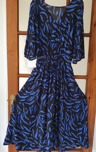 Blue black design - black, v