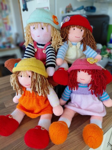 Knitted sassy dolls - sassy,