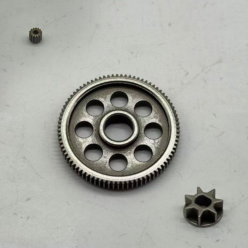 Piece for chainsaw - gear, set