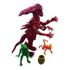 12" Alien Queen & Xenomorph