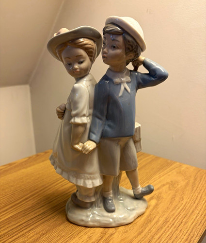Lladro puppy love 1127 - love”,