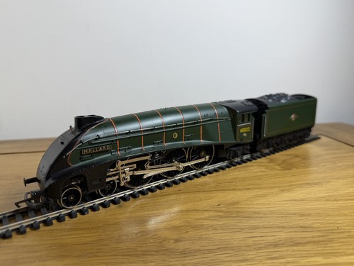 Hornby r350 gauge green - hornby,